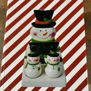 Festive Snowman Holiday Decor Set napkin, holder, salt, and pepper shaker new